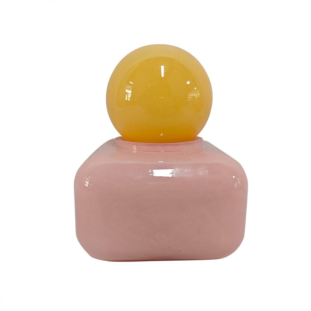 Garrafa decorativa Round em vidro leitoso rosa com tampa amarela - Il Nido