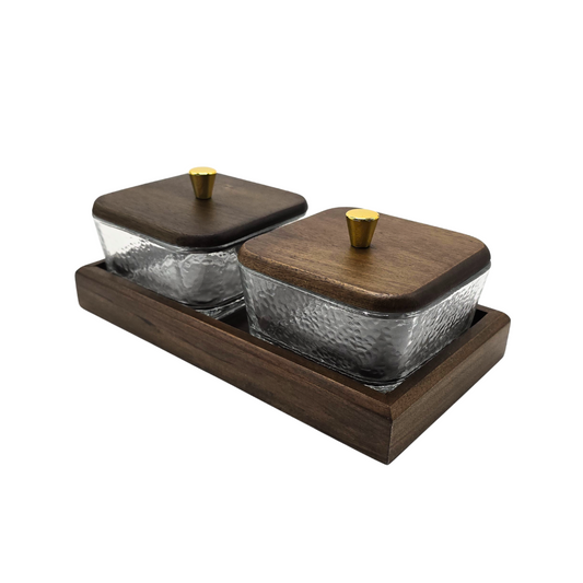 Kit 2 potes de vidro martelado com bandeja de madeira Forja Dourada - il nido