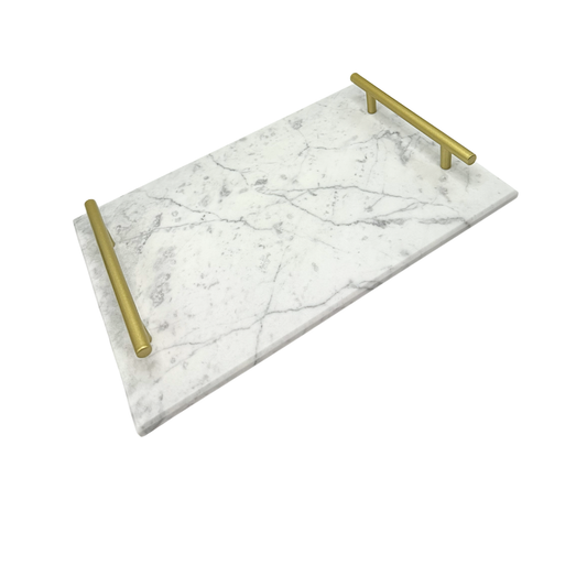 Bandeja de mármore branco Duna com pegadores em metal dourado - 20x30x4cm - Il Nido