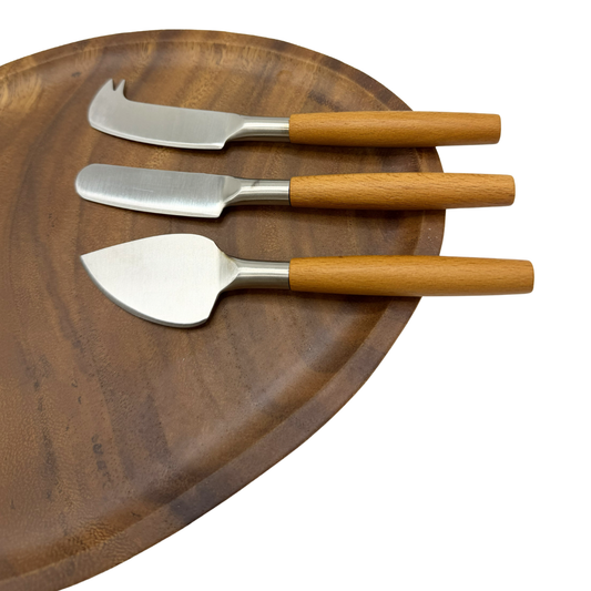 Kit de talheres de queijo Wood com cabo de madeira sobre tábua - Il Nido